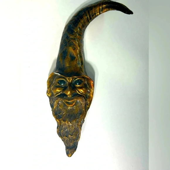 Unique Hanging Resin Wizard w/ Hidden 440 Stainless Double Edged Blade 🧙♂️🗡️ - Picture 2 of 13